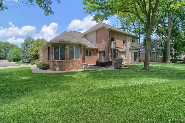 151 Wendover Court, Commerce Twp, MI 48390
