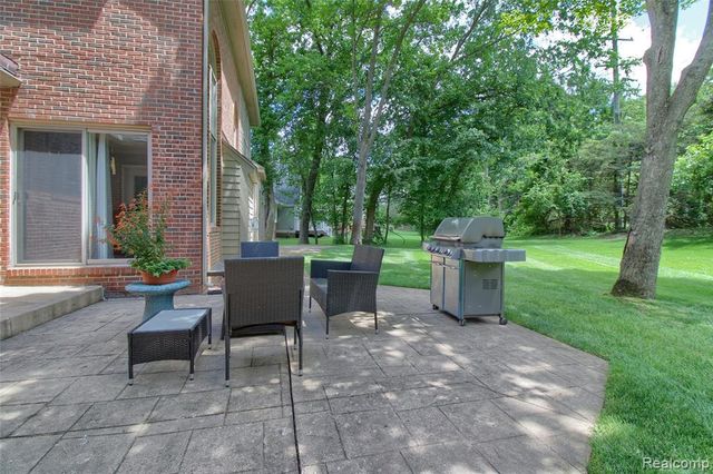 151 Wendover Court, Commerce Twp, MI 48390