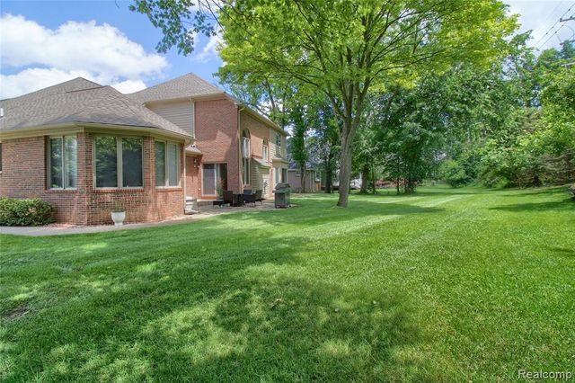 151 Wendover Court, Commerce Twp, MI 48390