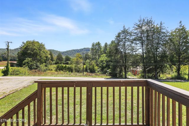 6105 Thomas Weaver Rd, Knoxville, TN 37938