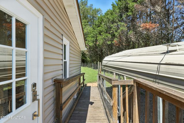 6105 Thomas Weaver Rd, Knoxville, TN 37938