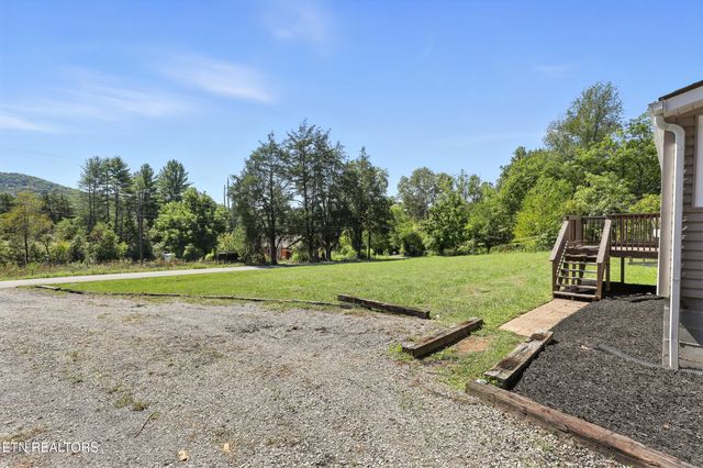 6105 Thomas Weaver Rd, Knoxville, TN 37938