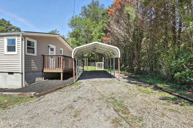 6105 Thomas Weaver Rd, Knoxville, TN 37938