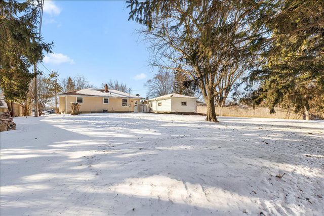 1000 Grant PLACE, West Bend, WI 53090