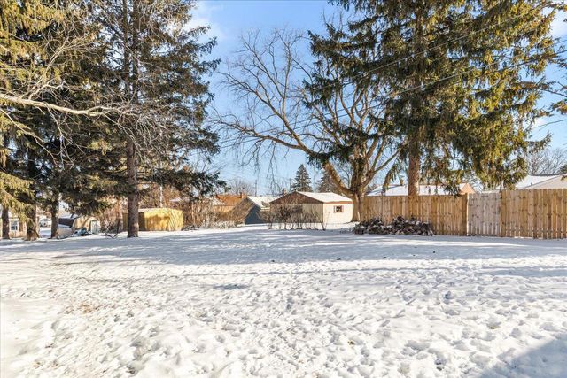 1000 Grant PLACE, West Bend, WI 53090