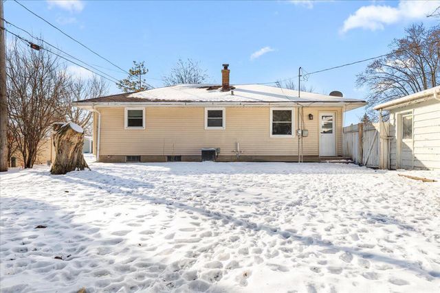 1000 Grant PLACE, West Bend, WI 53090