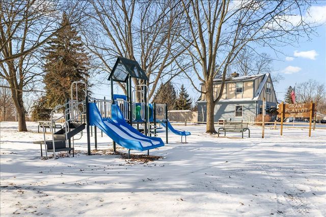 1000 Grant PLACE, West Bend, WI 53090