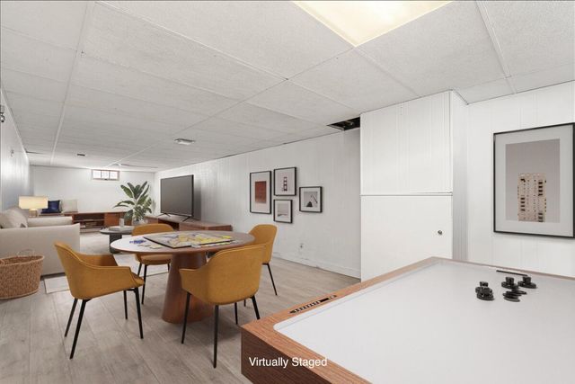 1000 Grant PLACE, West Bend, WI 53090