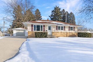 1000 Grant PLACE, West Bend, WI 53090