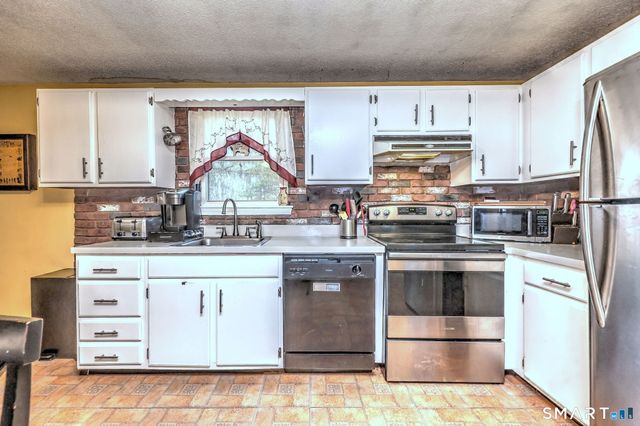 34 Tara Drive, Glastonbury, CT 06033