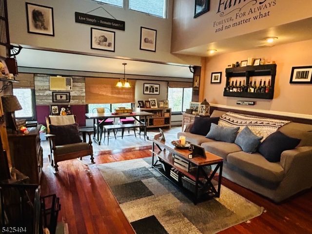 69 Lindys Dr, West Milford Twp., NJ 07480