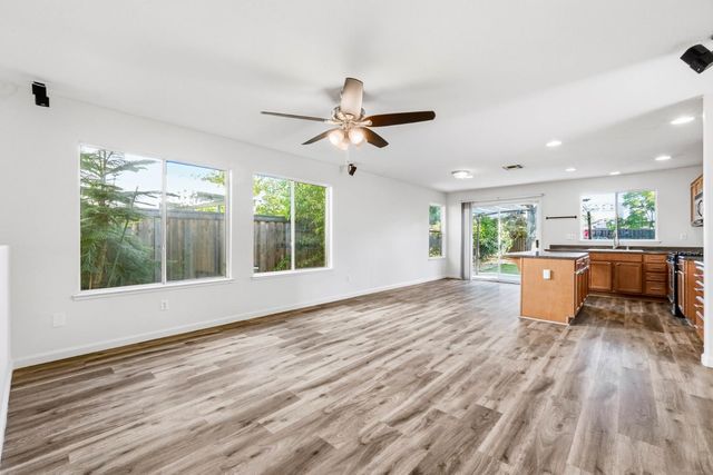 3214 N Santa Cruz Rd, West Sacramento, CA 95691