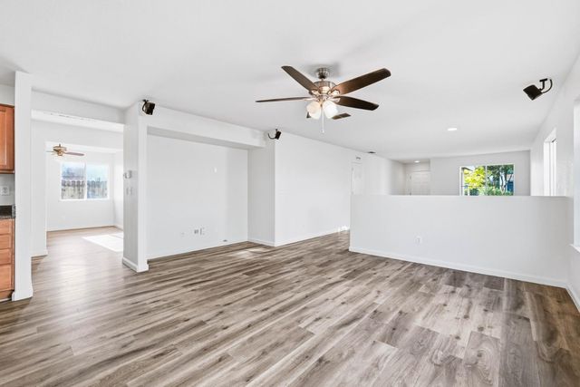 3214 N Santa Cruz Rd, West Sacramento, CA 95691