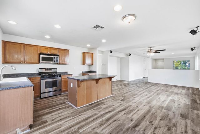 3214 N Santa Cruz Rd, West Sacramento, CA 95691