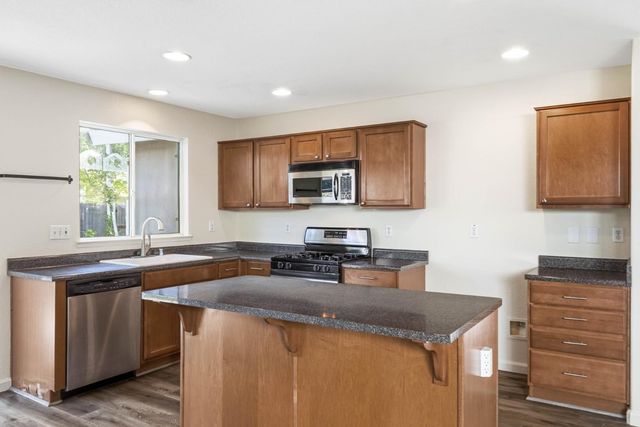 3214 N Santa Cruz Rd, West Sacramento, CA 95691