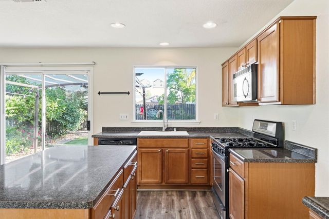 3214 N Santa Cruz Rd, West Sacramento, CA 95691