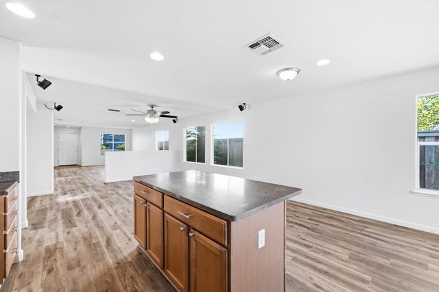 3214 N Santa Cruz Rd, West Sacramento, CA 95691