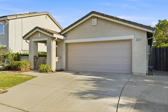 3214 N Santa Cruz Rd, West Sacramento, CA 95691