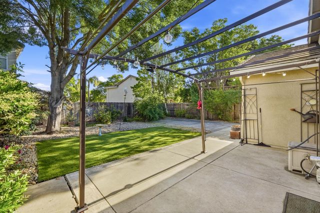 3214 N Santa Cruz Rd, West Sacramento, CA 95691