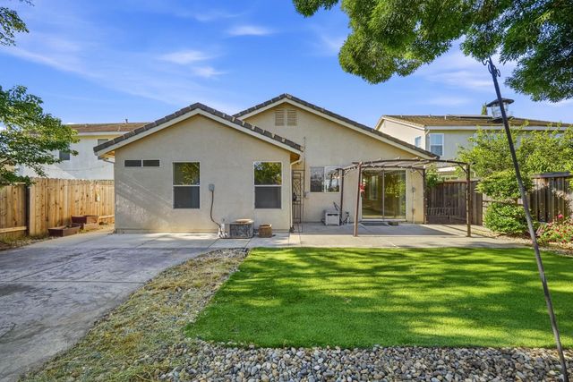 3214 N Santa Cruz Rd, West Sacramento, CA 95691