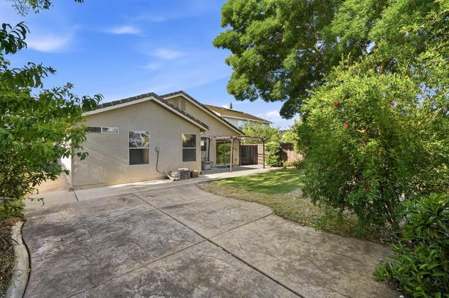 3214 N Santa Cruz Rd, West Sacramento, CA 95691