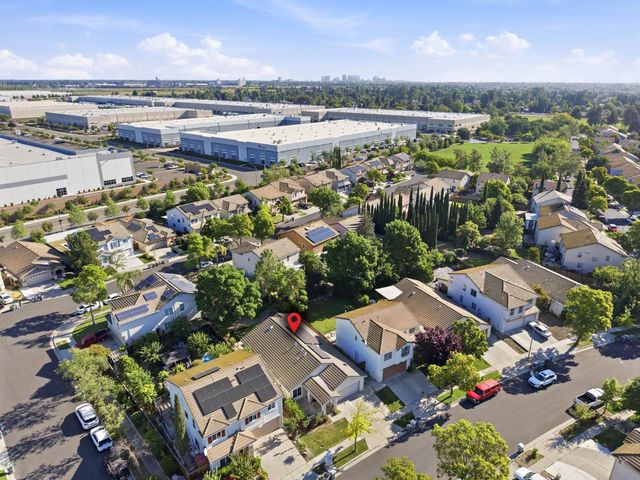 3214 N Santa Cruz Rd, West Sacramento, CA 95691