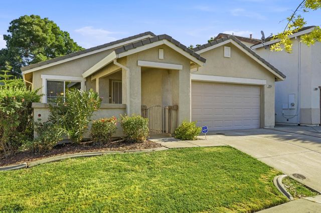 3214 N Santa Cruz Rd, West Sacramento, CA 95691