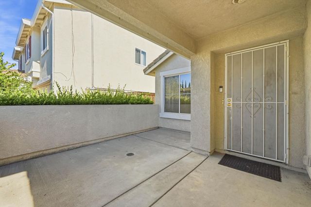 3214 N Santa Cruz Rd, West Sacramento, CA 95691