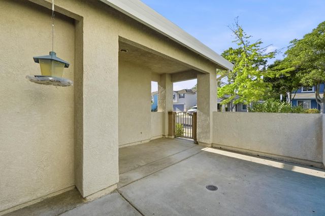 3214 N Santa Cruz Rd, West Sacramento, CA 95691