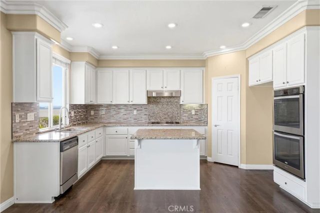 950 Manor Way, Corona, CA 92882