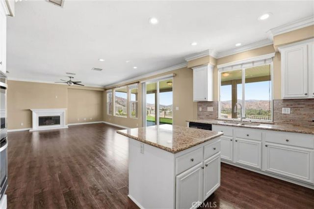 950 Manor Way, Corona, CA 92882