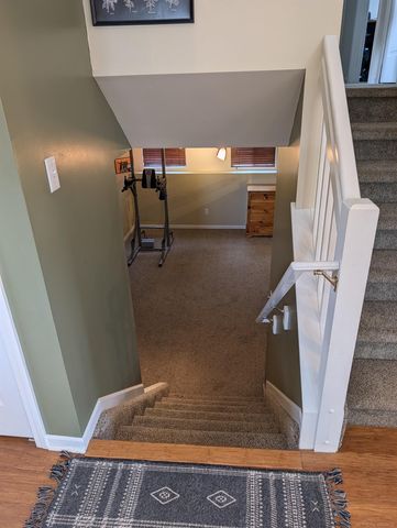 901 S Winding Drive, Waterford, MI 48328