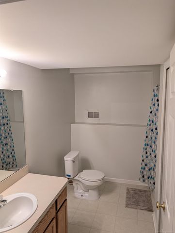 901 S Winding Drive, Waterford, MI 48328