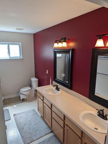 901 S Winding Drive, Waterford, MI 48328