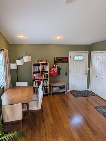 901 S Winding Drive, Waterford, MI 48328