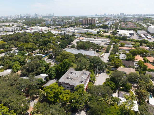 12105 NE 11TH Place 103, North Miami, FL 33161