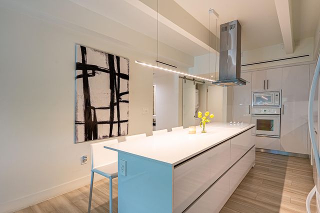 12105 NE 11TH Place 103, North Miami, FL 33161