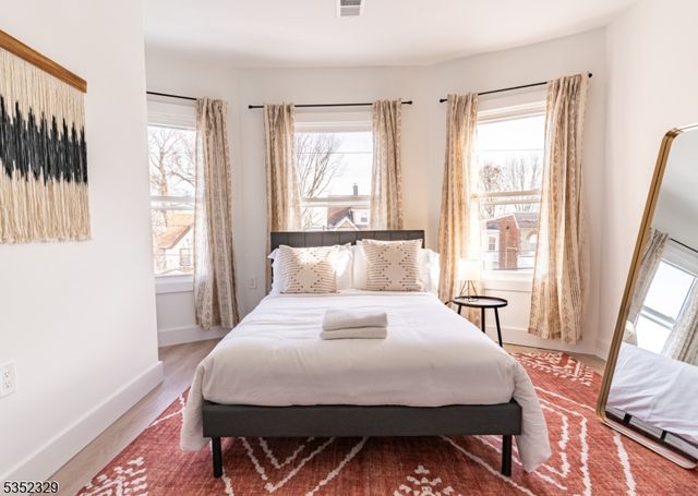 429 Devon St, Kearny Town, NJ 07032
