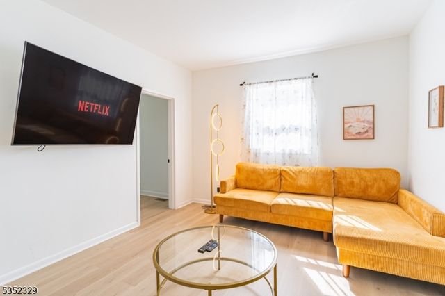 429 Devon St, Kearny Town, NJ 07032