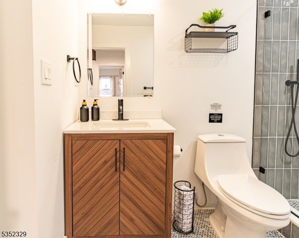 429 Devon St, Kearny Town, NJ 07032