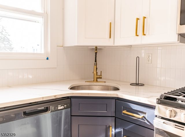 429 Devon St, Kearny Town, NJ 07032