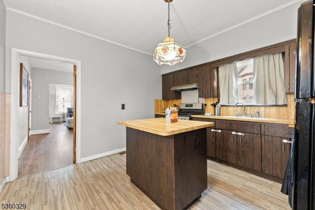 47 Mahar Ave, Clifton City, NJ 07011