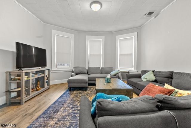 47 Mahar Ave, Clifton City, NJ 07011