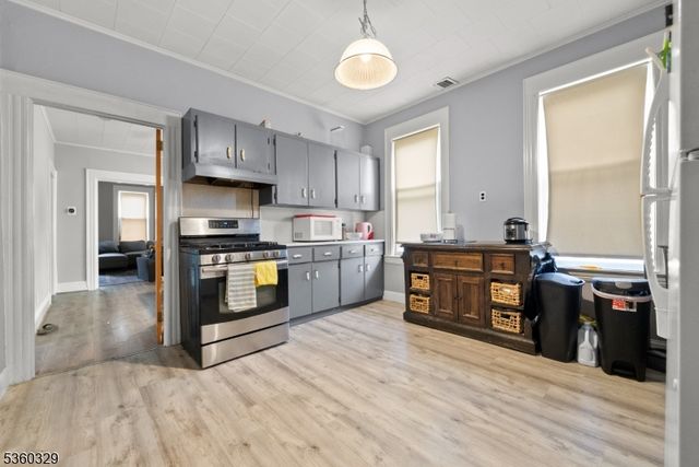 47 Mahar Ave, Clifton City, NJ 07011