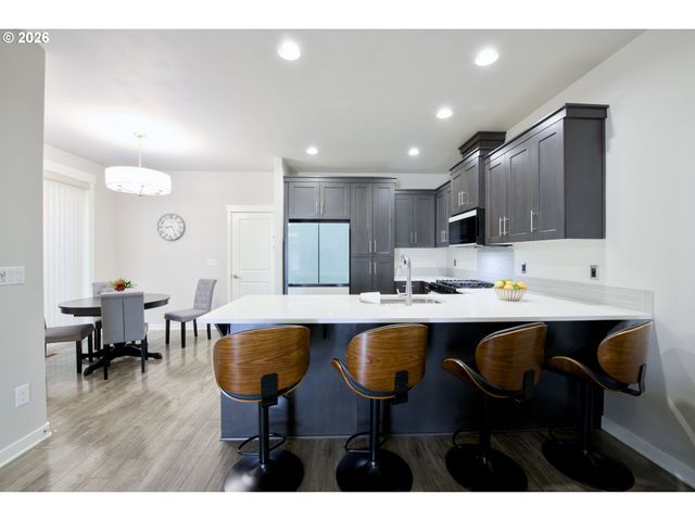 5249 Se DAVIS Rd, Hillsboro, OR 97123