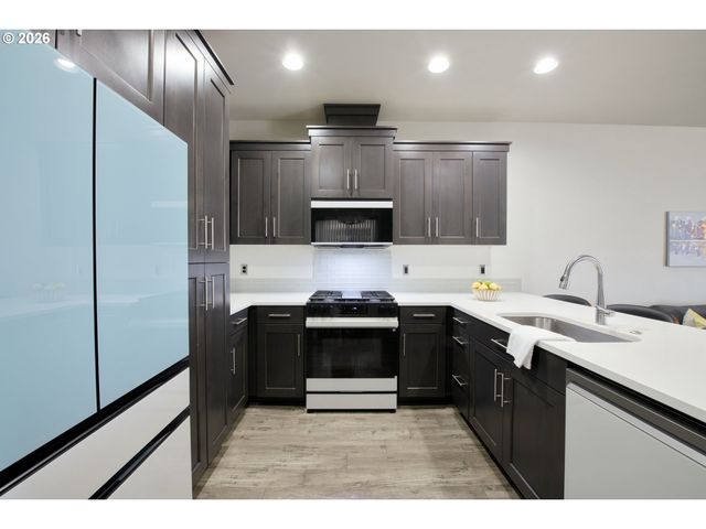 5249 Se DAVIS Rd, Hillsboro, OR 97123