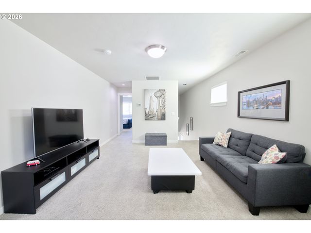 5249 Se DAVIS Rd, Hillsboro, OR 97123