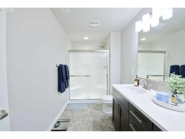 5249 Se DAVIS Rd, Hillsboro, OR 97123
