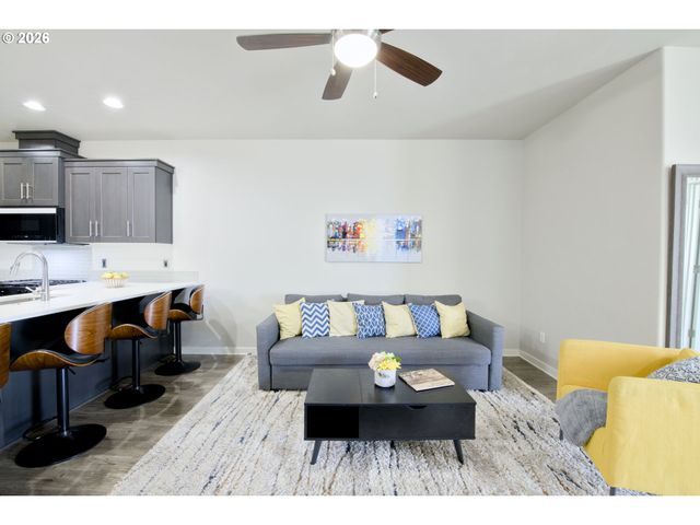 5249 Se DAVIS Rd, Hillsboro, OR 97123
