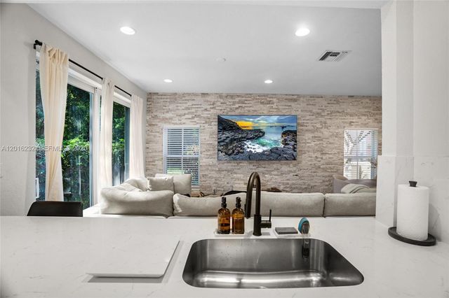 3158 Merrick Ter 1701, Margate, FL 33063